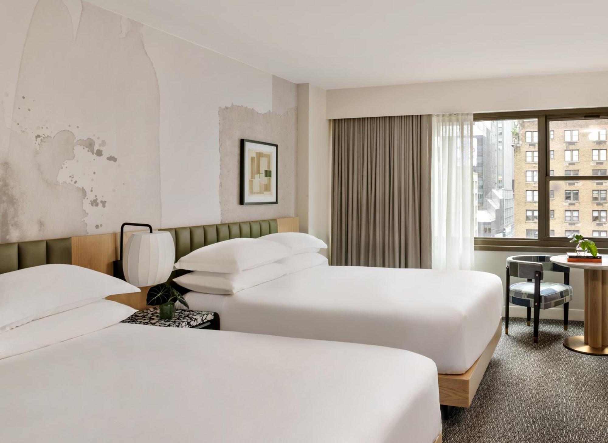 ヒルトン ガーデン イン タイムズ スクエア ニューヨーク エクステリア 写真 A guest room at the hotel