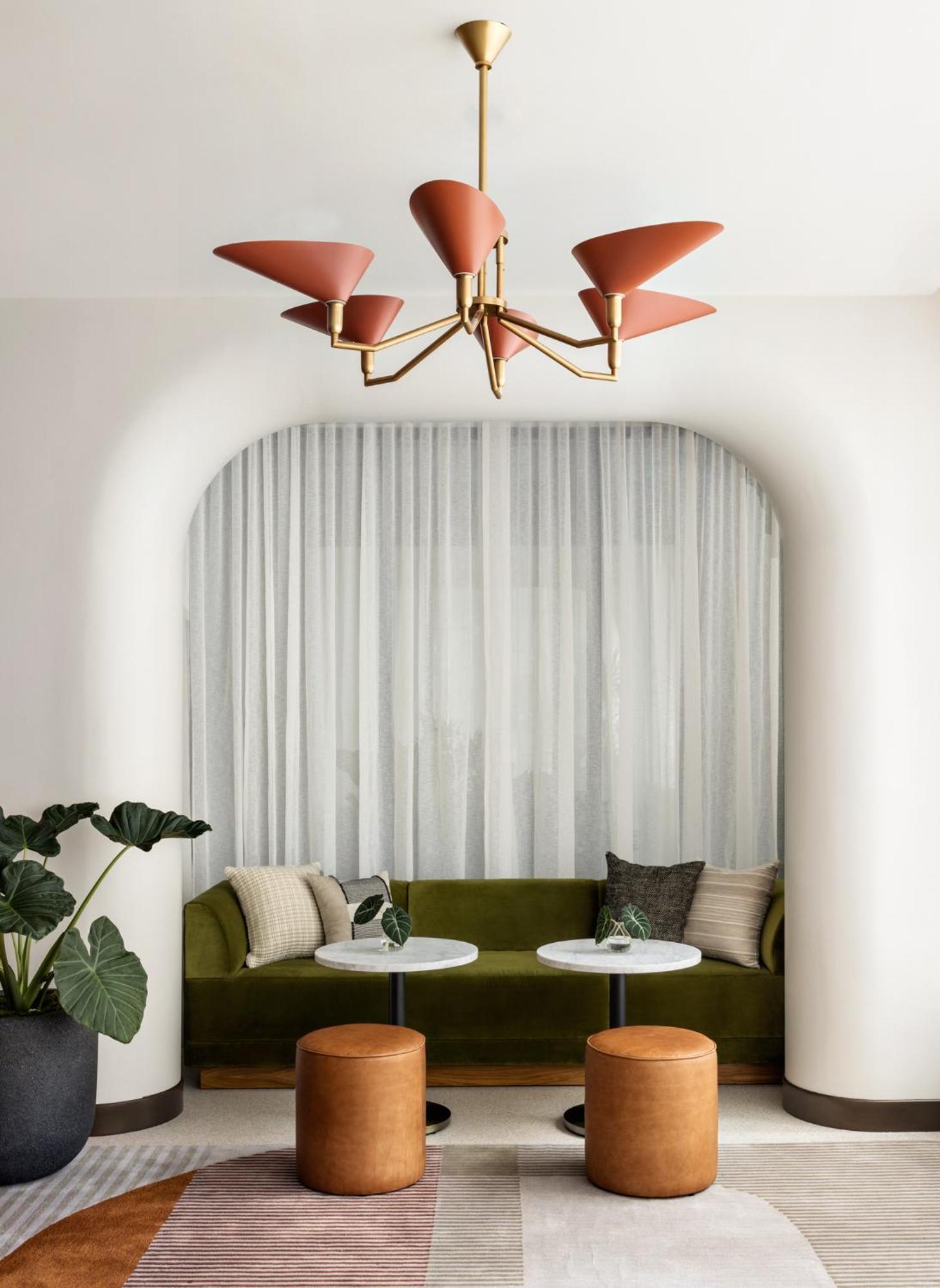 ヒルトン ガーデン イン タイムズ スクエア ニューヨーク エクステリア 写真 The interior of the hotel