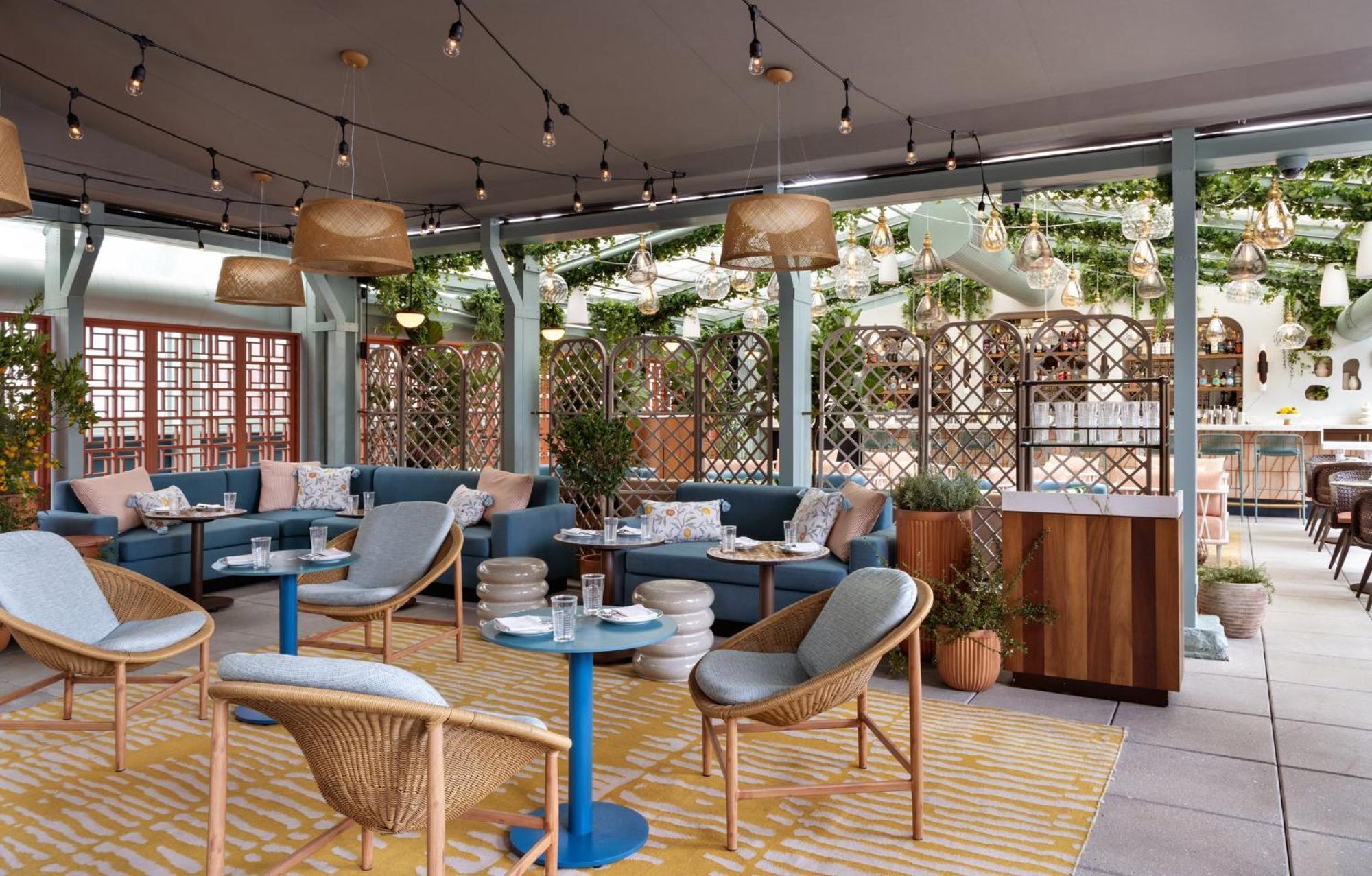 ヒルトン ガーデン イン タイムズ スクエア ニューヨーク エクステリア 写真 The Terrace at The Standard East Village