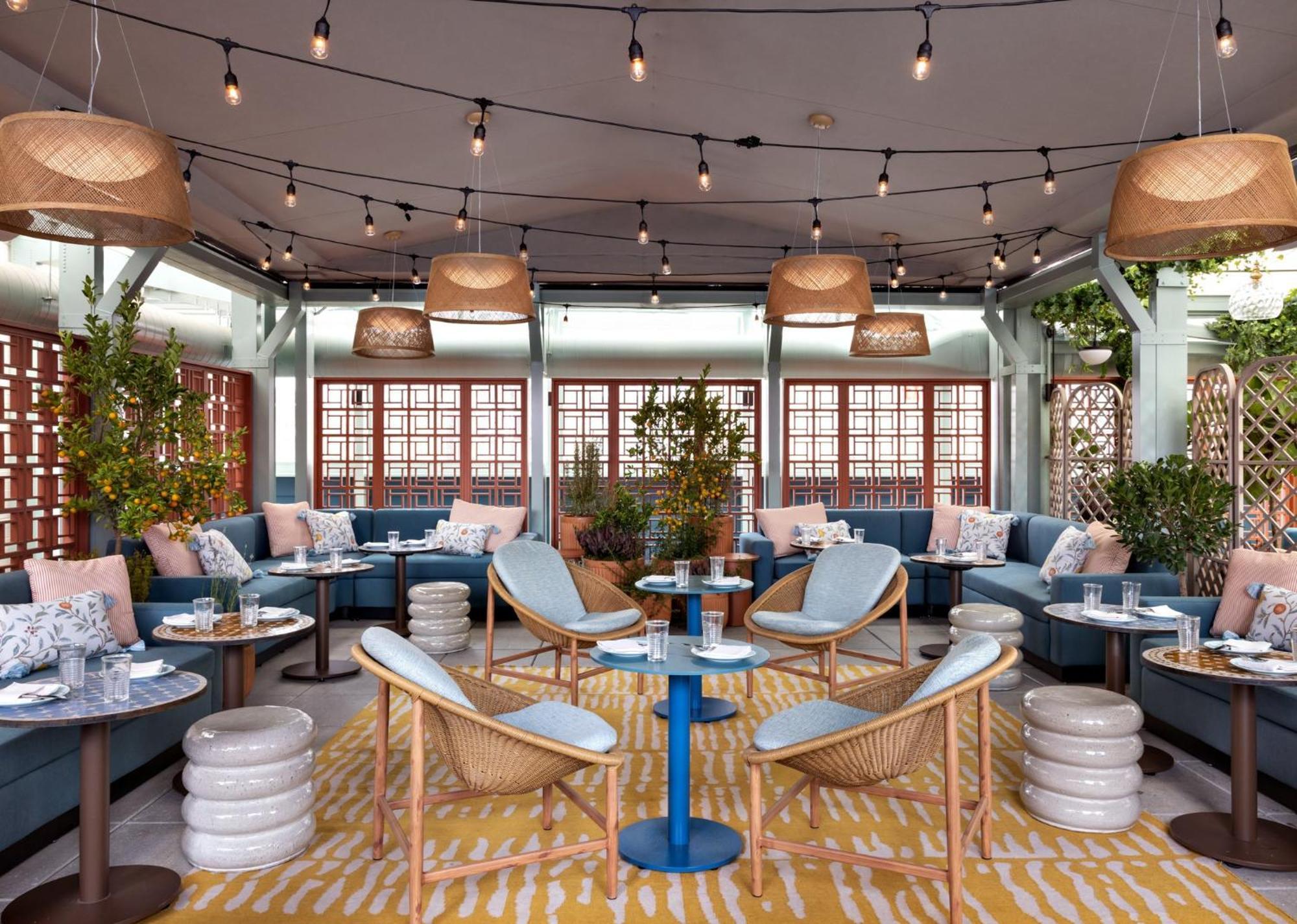 ヒルトン ガーデン イン タイムズ スクエア ニューヨーク エクステリア 写真 The Terrace at The Standard East Village