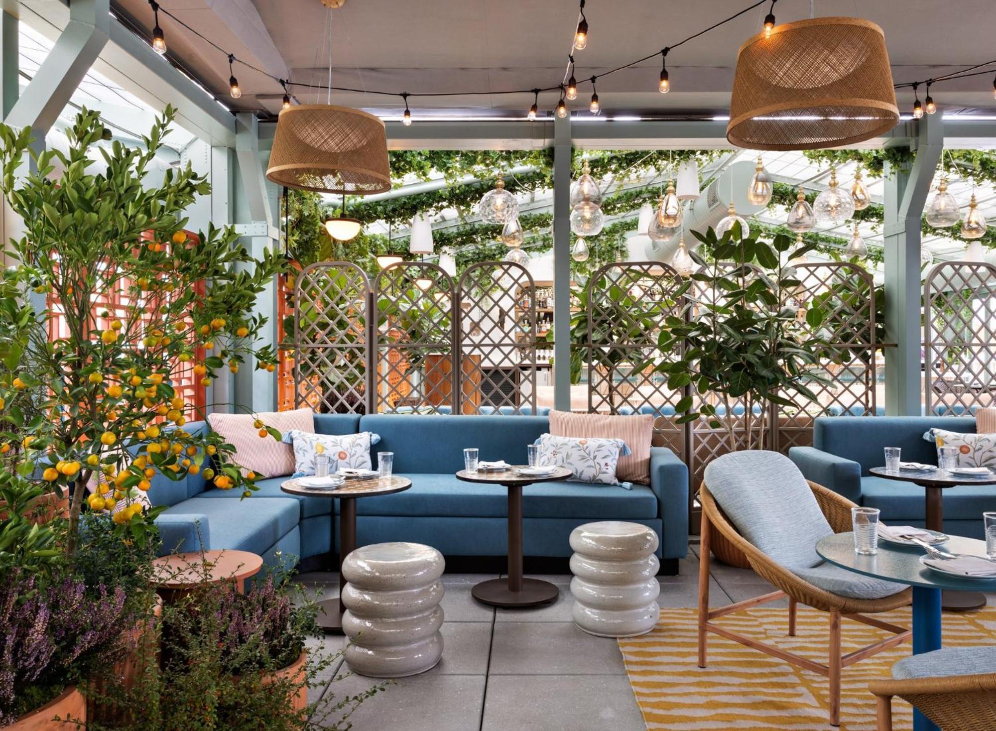 ヒルトン ガーデン イン タイムズ スクエア ニューヨーク エクステリア 写真 The Terrace at The Standard London